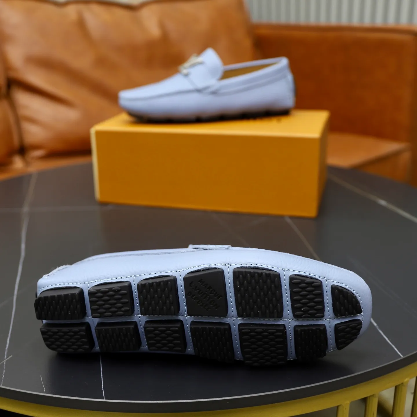 Ex-factory price: 480💰【LV】Louis Vuitton ⚠️High-end men’s driving and pedal series ⚠️38-44 (customized for 45) ⚠️All original cowhide leather! Thick and soft! Made entirely of calfskin lining! Rubber sheet anti-slip beanie sole! Three-dimensional package technology! Fashionable and classic! Handicrafts! Original high quality! Feel free to compare!